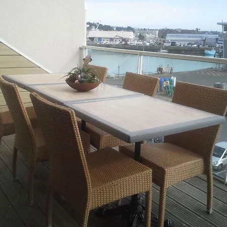 Rare A Granville! Avec Terrasse! Vue Mer! דירה