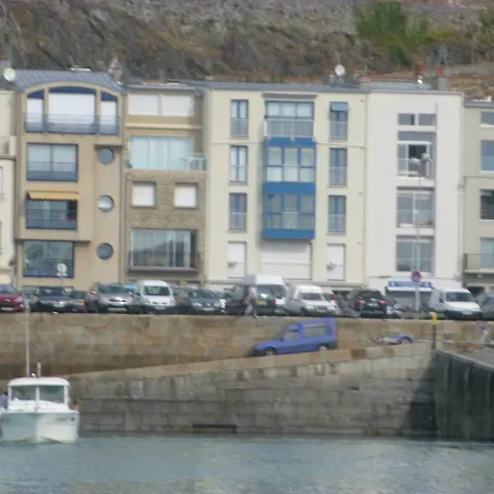 Rare A Granville! Avec Terrasse! Vue Mer! גראנוויל