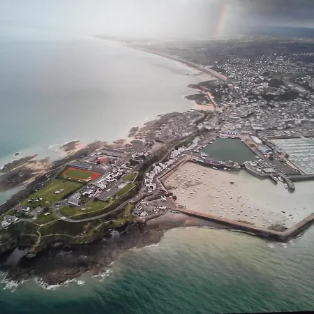 Rare A Granville! Avec Terrasse! Vue Mer!