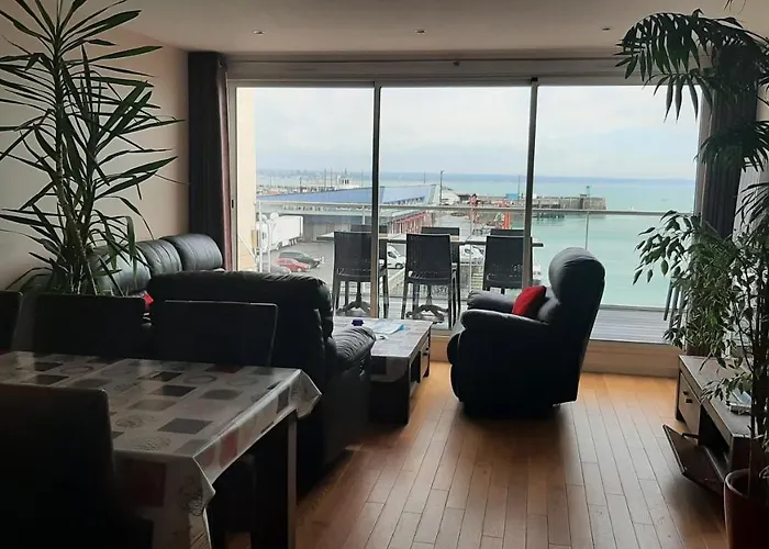 Rare A Granville! Avec Terrasse! Vue Mer! Apartmán